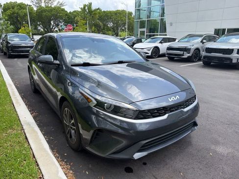 Used 2023 Kia Forte LXS w/ LXS Technology Package FWD image 8