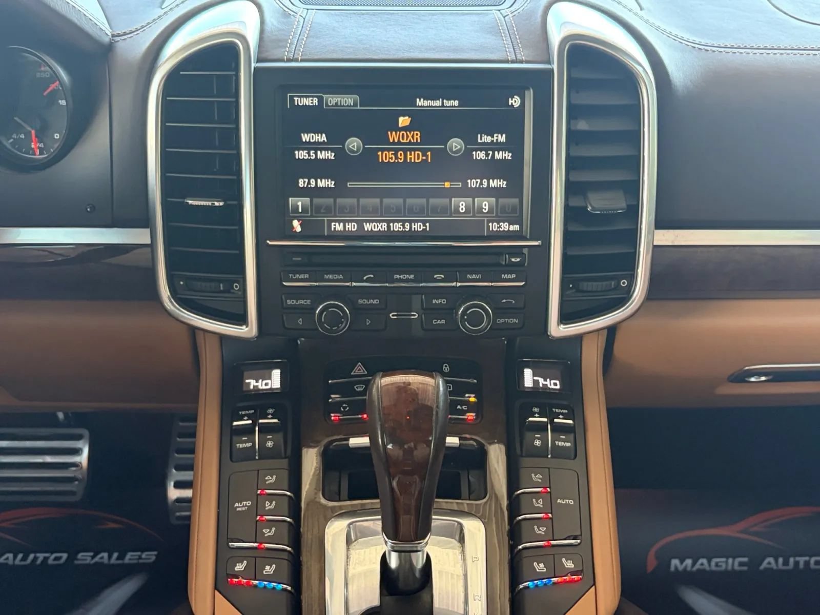 Used 2013 Porsche Cayenne Turbo AWD/4WD image 23