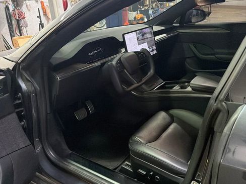 Used 2022 Tesla Model S image 3