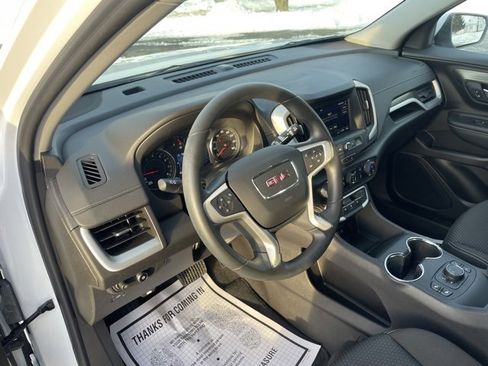 Used 2024 GMC Terrain SLE w/ Driver Convenience Package image 13