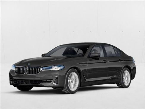 Used 2022 BMW 530e w/ Convenience Package RWD image 1