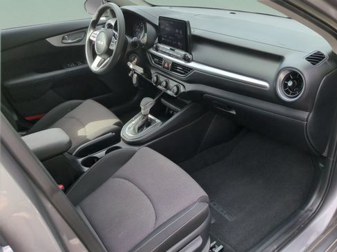 Used 2024 Kia Forte LXS FWD image 19