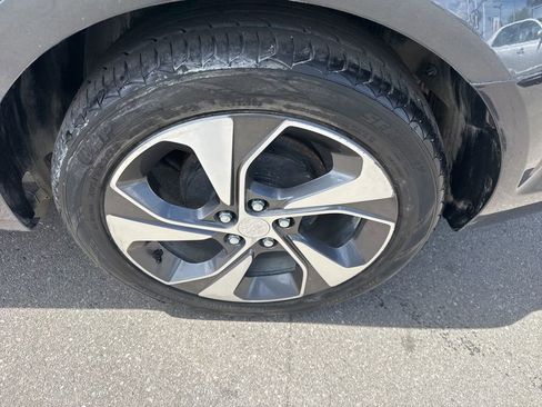 Used 2017 Chevrolet Sonic Premier FWD image 7