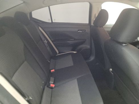 Used 2021 Nissan Versa SV FWD image 19