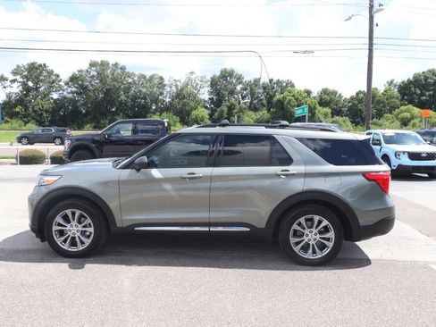 Used 2020 Ford Explorer XLT w/ Equipment Group 202A RWD image 5