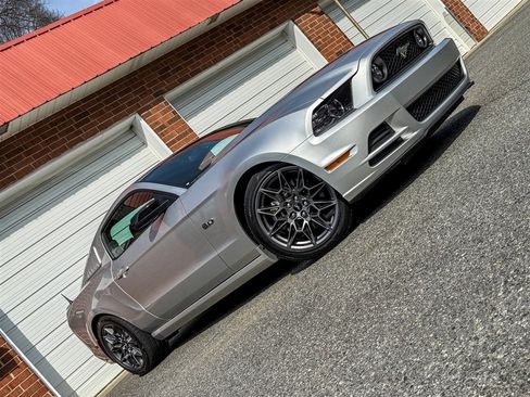 Used 2014 Ford Mustang GT w/ Equipment Group 301A image 28