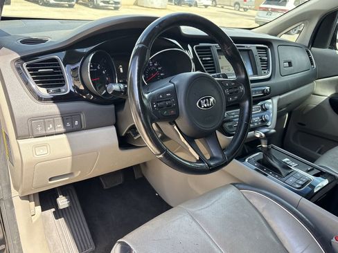 Used 2018 Kia Sedona SX FWD image 14
