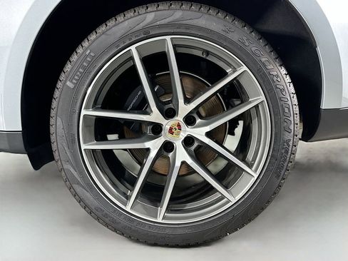 Used 2024 Porsche Macan image 33