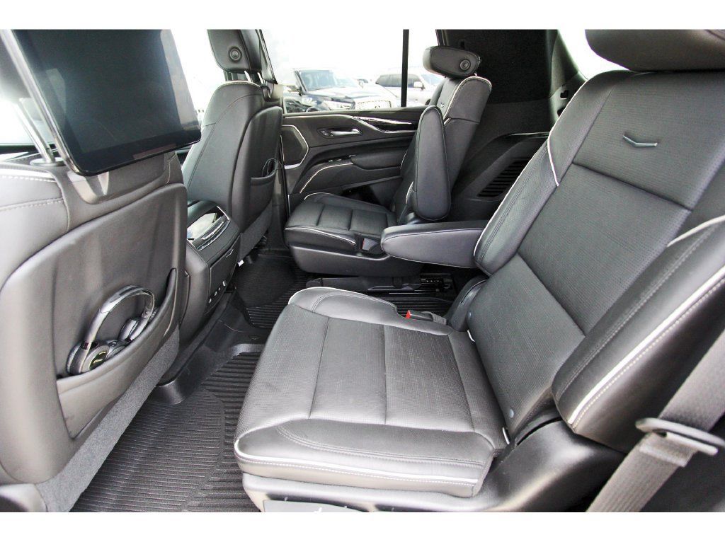 Used 2021 Cadillac Escalade Sport w/ LPO, Illumination Package AWD/4WD image 7