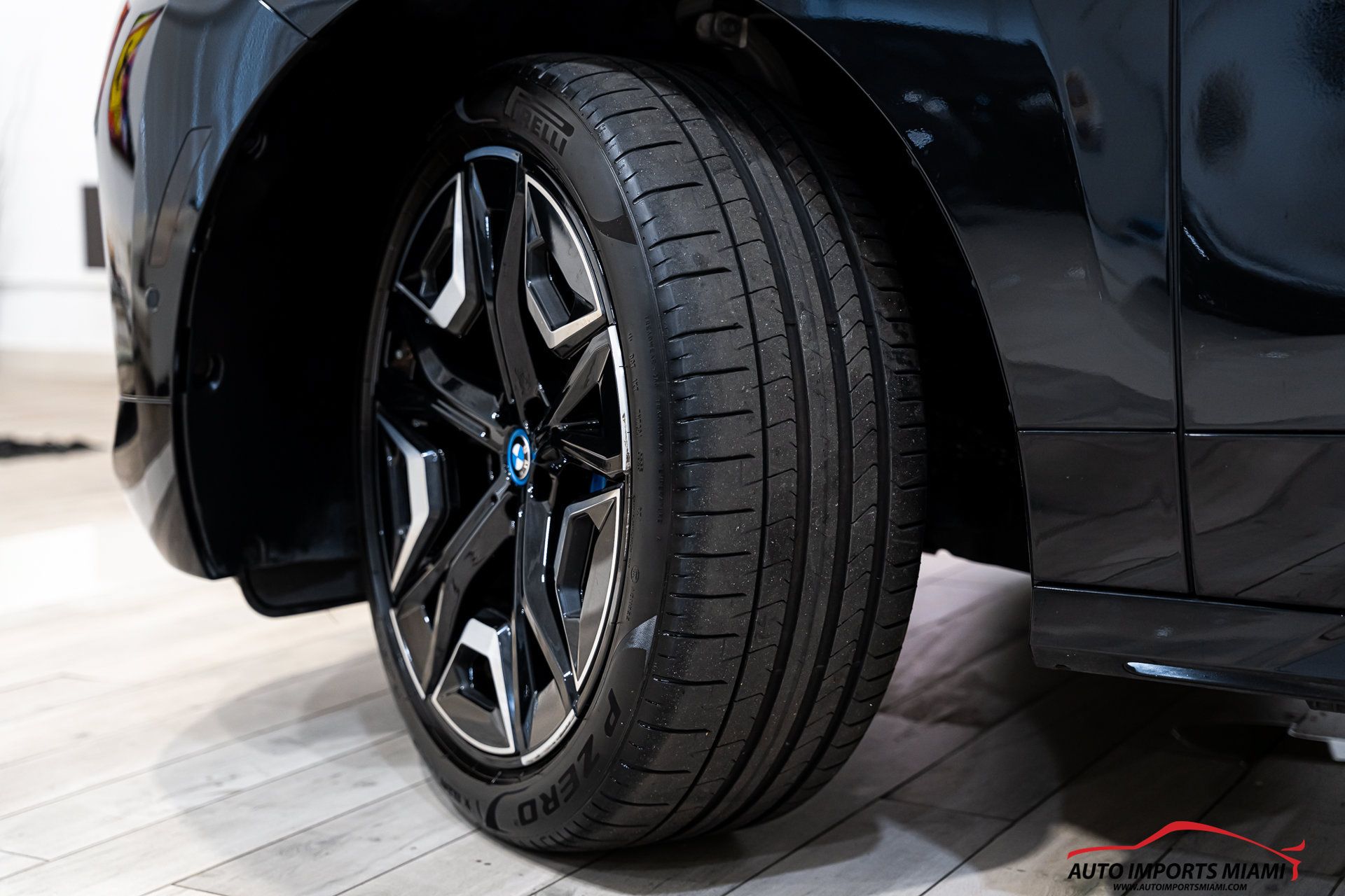 Used 2024 BMW iX xDrive50 w/ Sport Package AWD/4WD image 83
