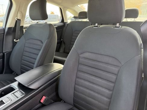 Certified 2017 Ford Fusion SE w/ Fusion SE Technology Package image 10