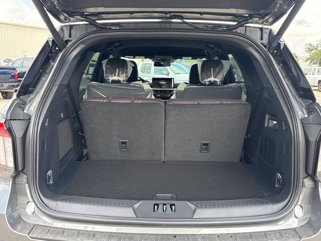 New 2027 Ford Explorer Platinum RWD image 19