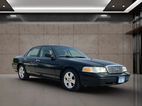 Used 2011 Ford Crown Victoria LX w/ Comfort Appearance Pkg RWD image 12