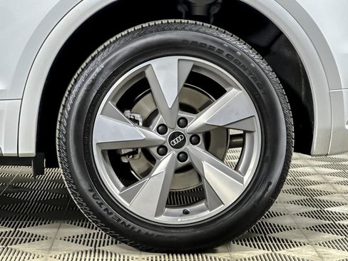 Used 2023 Audi Q5 2.0T Premium w/ Convenience Package image 24