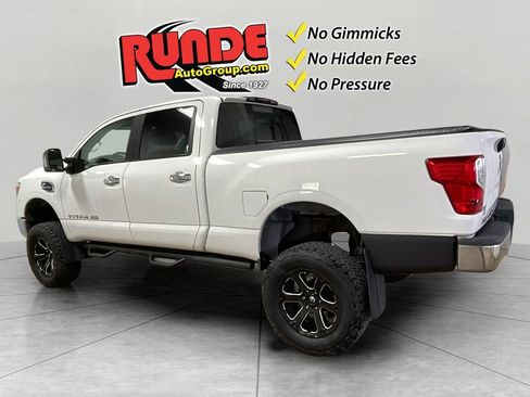 Used 2017 Nissan Titan SV AWD/4WD image 4
