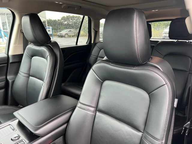 Used 2023 Lincoln Aviator AWD w/ Premium Package image 14