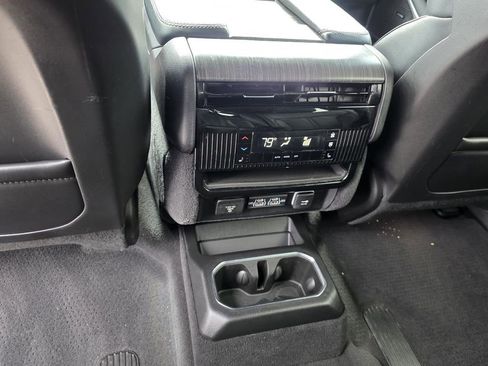 Used 2024 Jeep Wagoneer Series II AWD/4WD image 10