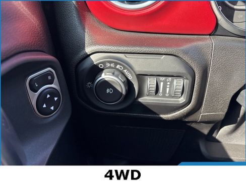 Used 2019 Jeep Wrangler Unlimited Rubicon w/ LED Lighting Group image 7