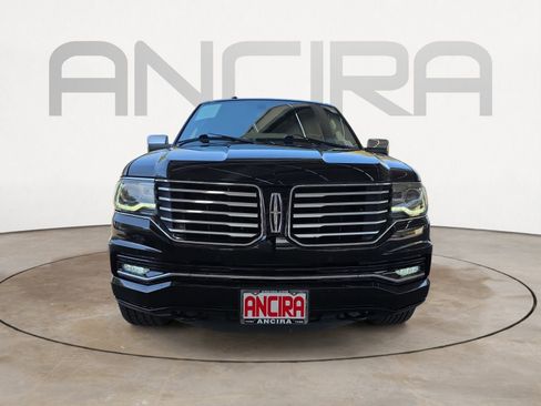 Used 2017 Lincoln Navigator Select image 3