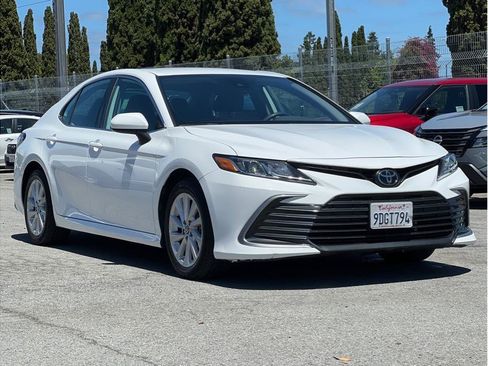 Used 2023 Toyota Camry LE FWD image 3