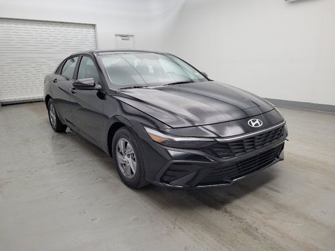 Used 2024 Hyundai Elantra SE image 13