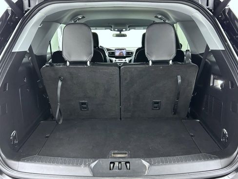 Used 2023 Ford Explorer XLT w/ Equipment Group 202A AWD/4WD image 24