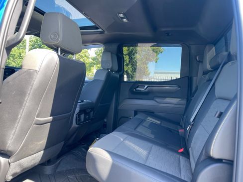 Used 2023 Chevrolet Silverado 1500 ZR2 w/ Technology Package AWD/4WD image 4