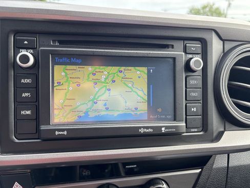 Used 2017 Toyota Tacoma SR5 image 15