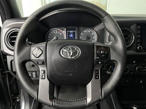 Used 2021 Toyota Tacoma TRD Off-Road AWD/4WD image 15