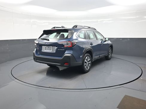 Used 2025 Subaru Outback AWD/4WD image 3