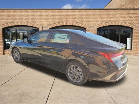 New 2026 Hyundai Elantra Blue image 6