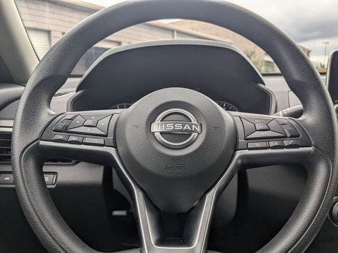 Used 2024 Nissan Altima 2.5 SV image 15