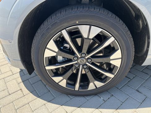 New 2026 Volvo XC60 B5 Plus w/ Protection Package Premier AWD/4WD image 24