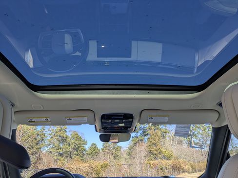 New 2026 Land Rover Range Rover SE image 25