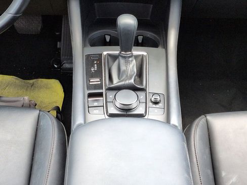 Used 2021 MAZDA MAZDA3 s FWD image 19