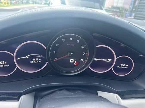 Certified 2023 Porsche Cayenne S AWD/4WD image 3