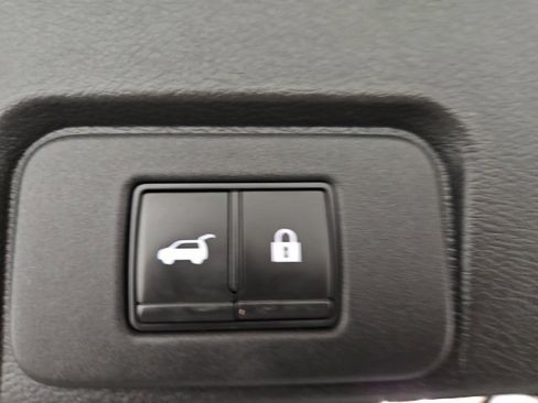 Certified 2021 Nissan Rogue SV w/ Premium Package image 13