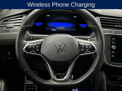 Used 2022 Volkswagen Tiguan SE R-Line image 9