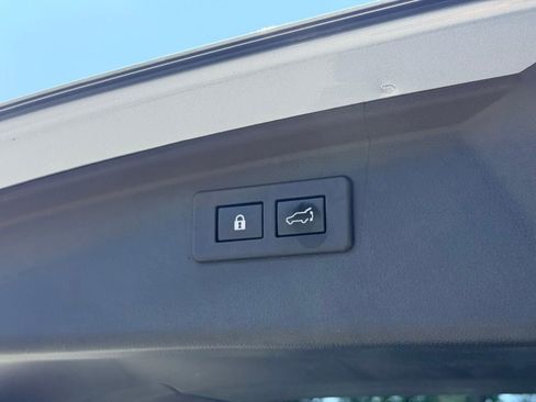 Used 2022 Subaru Outback Limited w/ Popular Package #2 AWD/4WD image 16