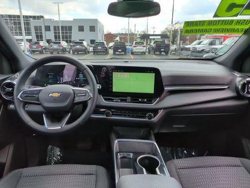 Used 2025 Chevrolet Equinox LT image 14