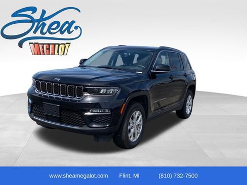 Used 2023 Jeep Grand Cherokee Limited AWD/4WD image 1