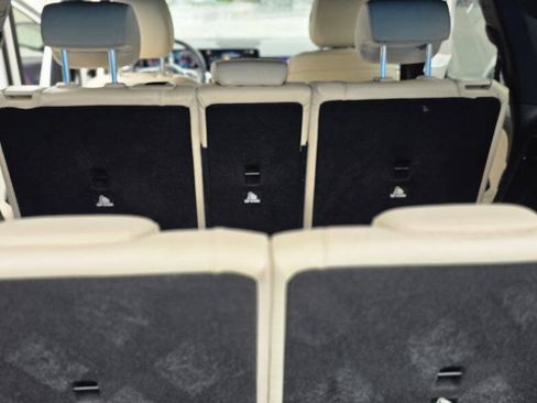 Used 2020 Mercedes-Benz GLB 250 w/ Premium Package image 25