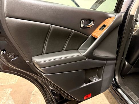 Used 2014 Nissan Murano LE w/ Platinum Edition Package image 24