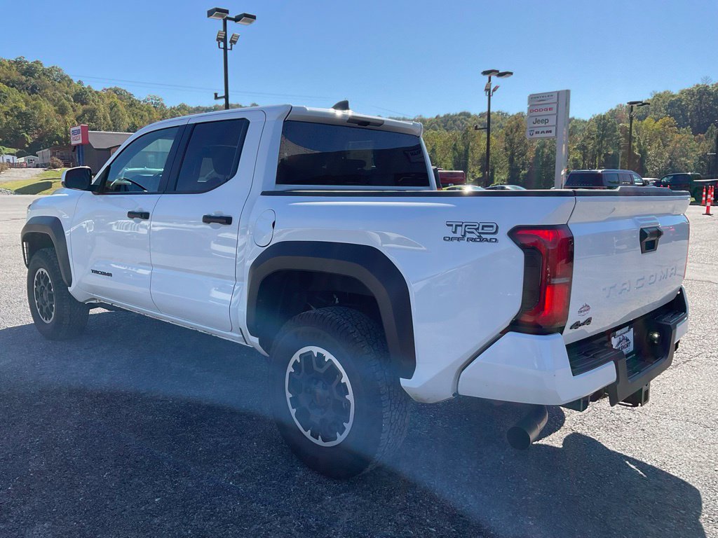 Used 2026 Toyota Tacoma TRD Off-Road AWD/4WD image 4