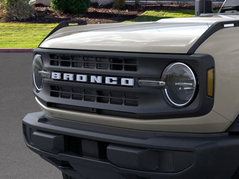 New 2025 Ford Bronco 4-Door image 19