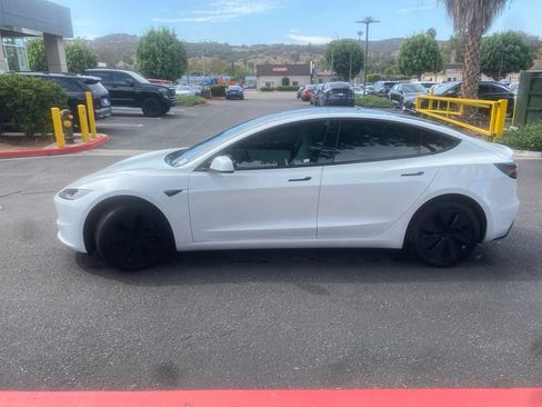 Used 2024 Tesla Model 3 Standard Range RWD image 5