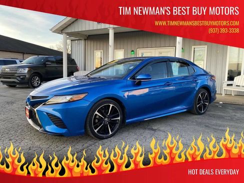 Used 2018 Toyota Camry XSE image 1