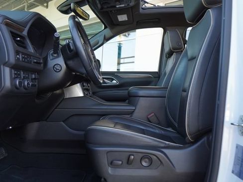 Used 2021 Chevrolet Tahoe Premier w/ Premium Package AWD/4WD image 24