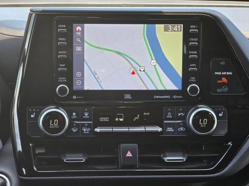 Used 2021 Toyota Highlander XSE image 12