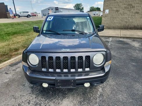 Used 2014 Jeep Patriot Latitude FWD image 2